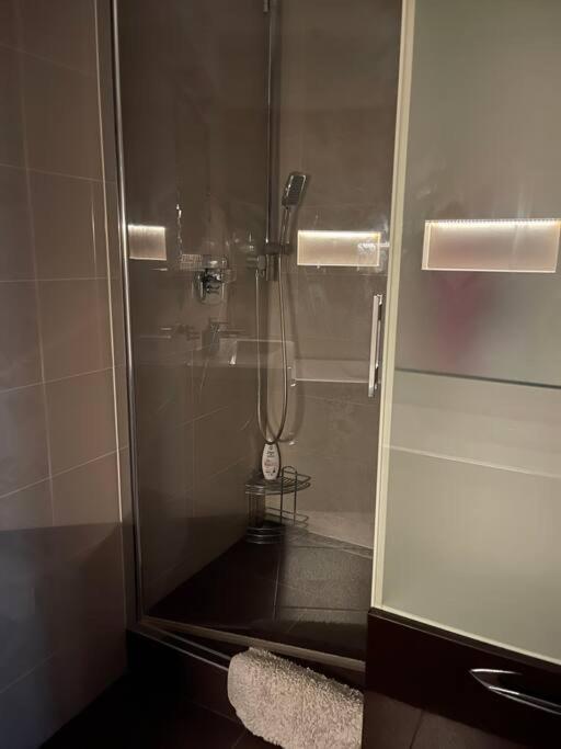 Priestranny 3 Izb. Apartman V Centre S Parkovanim. Banská Bystrica Eksteriør billede