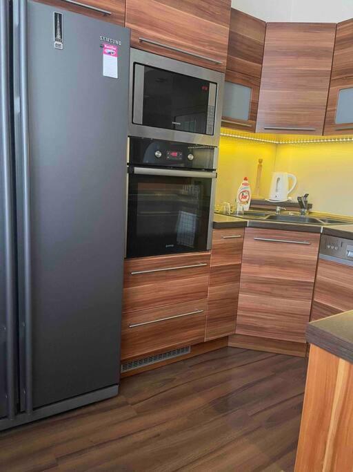 Priestranny 3 Izb. Apartman V Centre S Parkovanim. Banská Bystrica Eksteriør billede